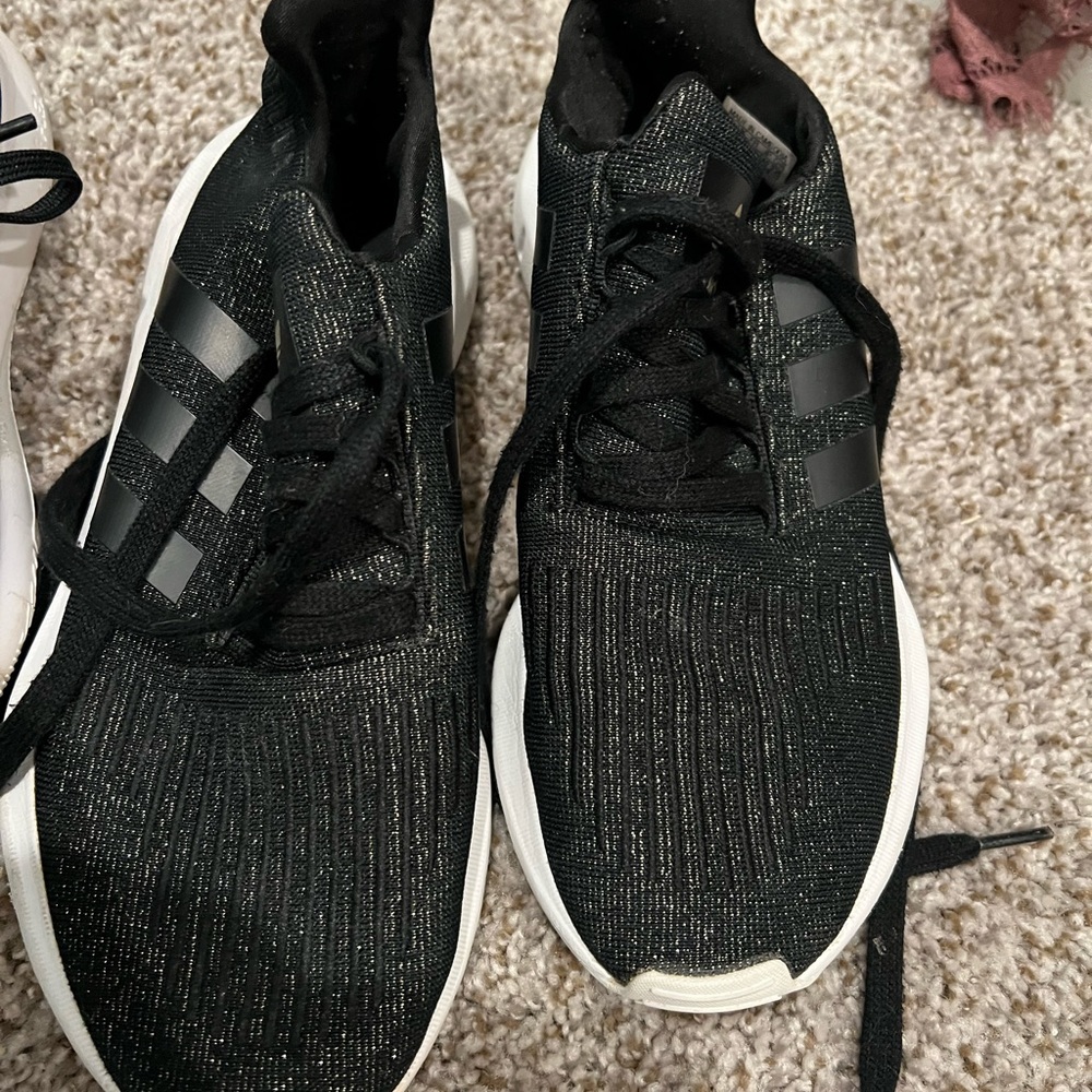Women’s Adidas Tennis Shoes